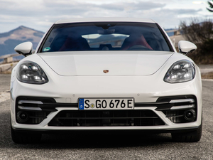 2021Turbo S E-Hybrid w^