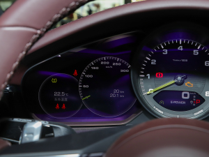 20214 E-Hybrid п؅^