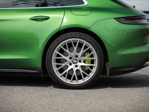 20214S E-Hybrid Sport Turismo ^