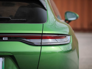 20214S E-Hybrid Sport Turismo ^