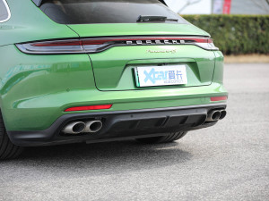 2021款4S E-Hybrid Sport Turismo 排气管