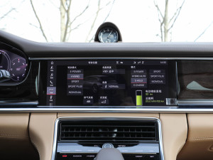 20214S E-Hybrid Sport Turismo п؅^(q)