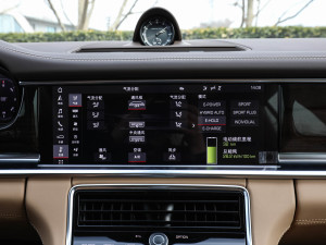 20214S E-Hybrid Sport Turismo п؅^(q)