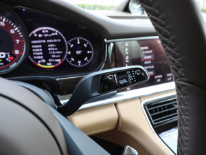 20214S E-Hybrid Sport Turismo п؅^(q)