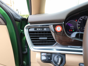 20214S E-Hybrid Sport Turismo п؅^(q)