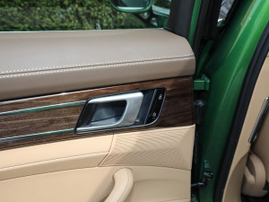 20214S E-Hybrid Sport Turismo п؅^(q)