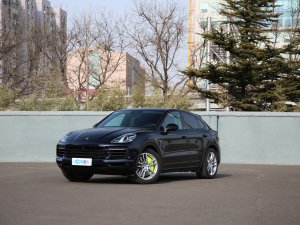 2021款E-Hybrid Coupé 整体外观