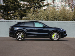 2021款E-Hybrid Coupé 整体外观