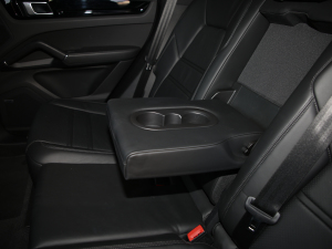 2021款E-Hybrid Coupé 后排中央扶手