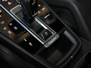 2021款E-Hybrid Coupé 驻车制动器