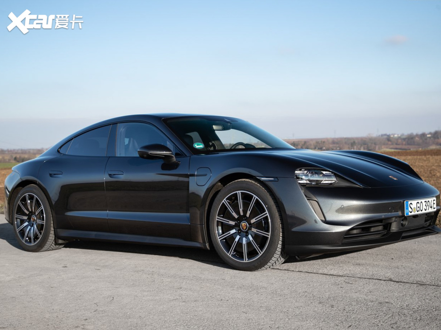 2022Taycan 