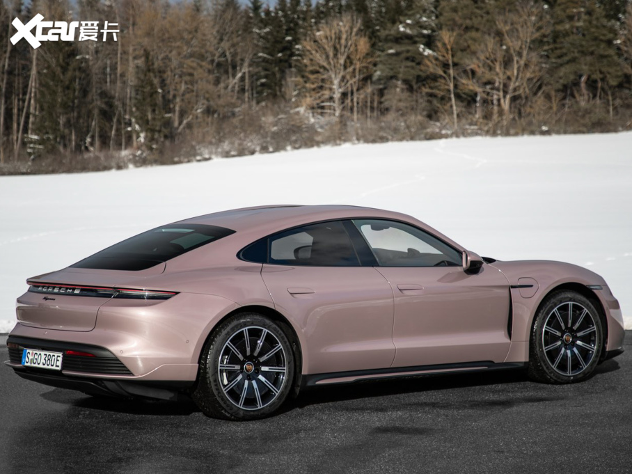 2022Taycan 