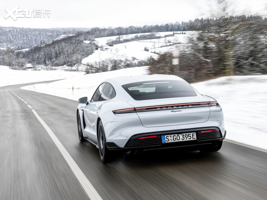 2022Taycan 