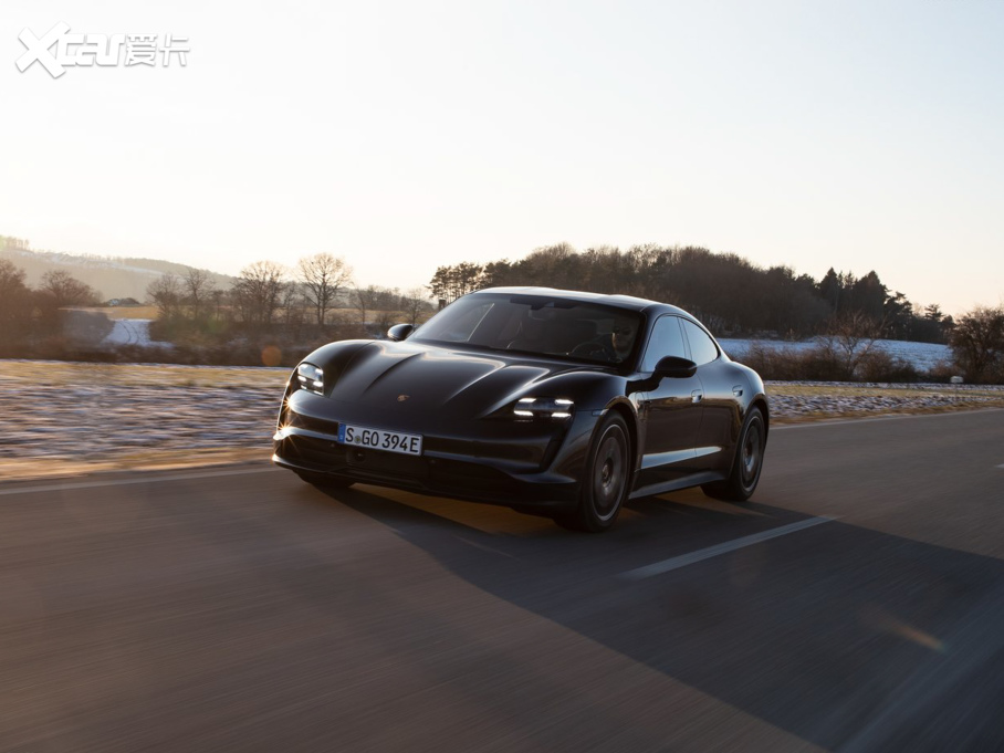 2022Taycan 