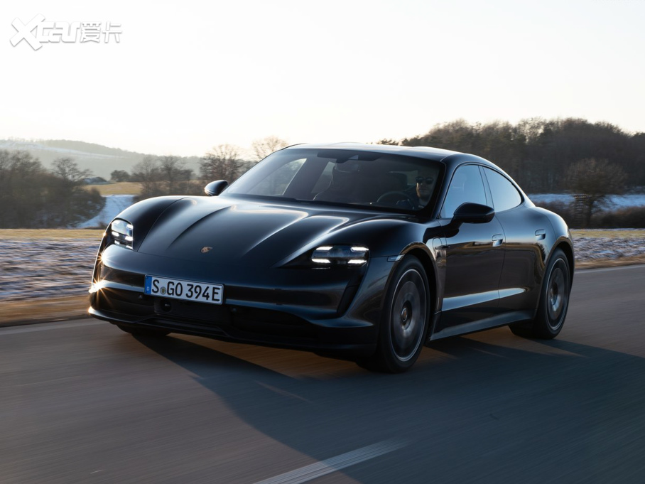 2022Taycan 