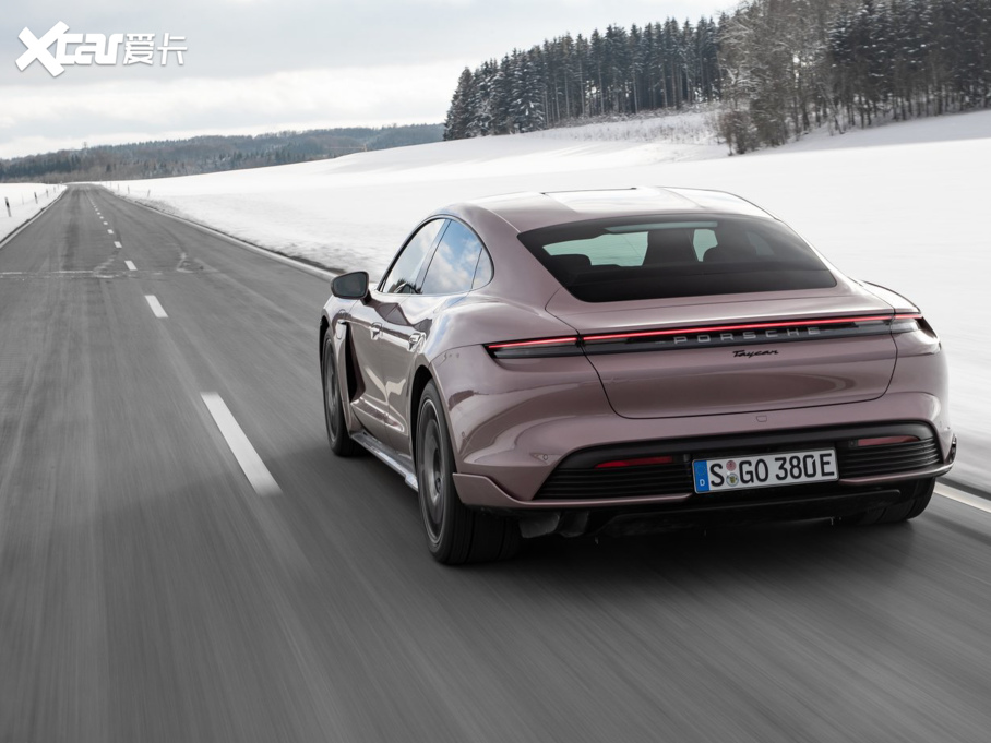 2022Taycan 