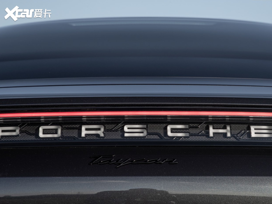 2022Taycan 