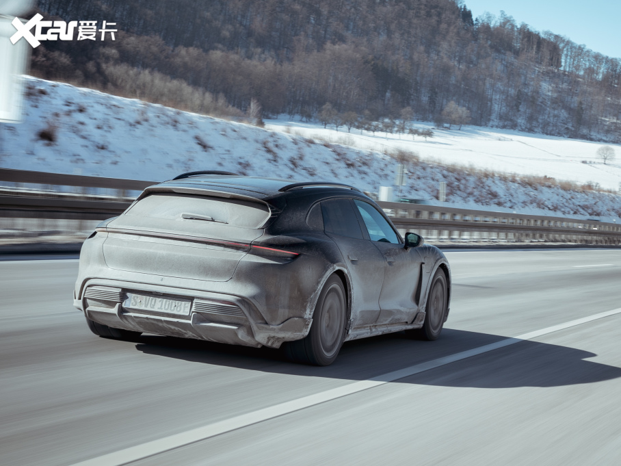 2022Taycan 4S Cross Turismo