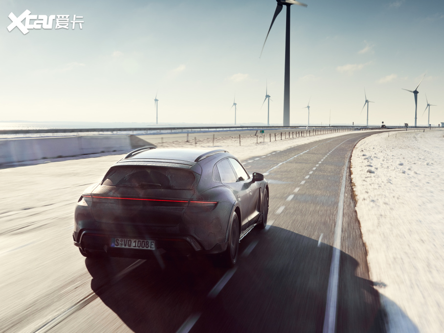 2022Taycan 4S Cross Turismo