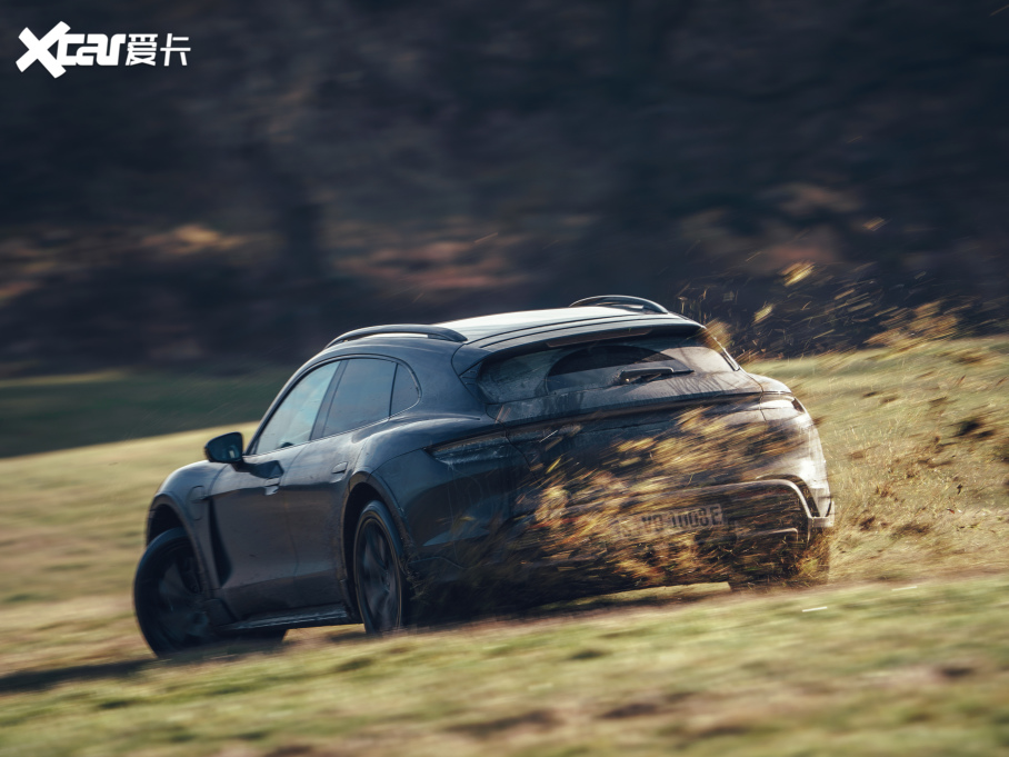 2022Taycan 4S Cross Turismo