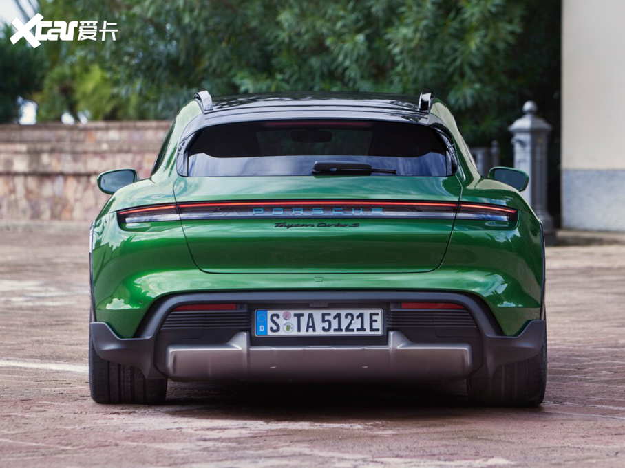 2022Taycan Turbo S Cross Turismo