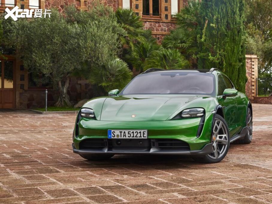 2022Taycan Turbo S Cross Turismo