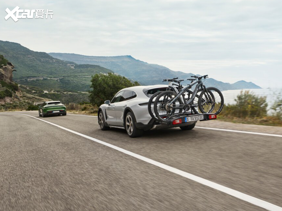 2022Taycan 4S Cross Turismo