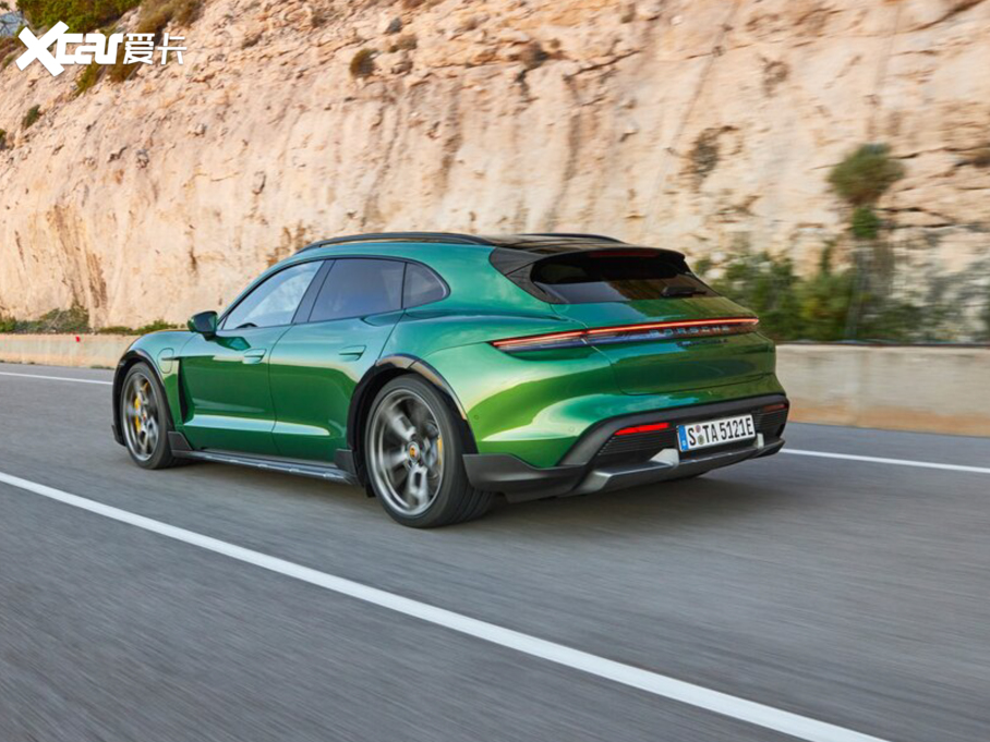 2022Taycan Turbo S Cross Turismo