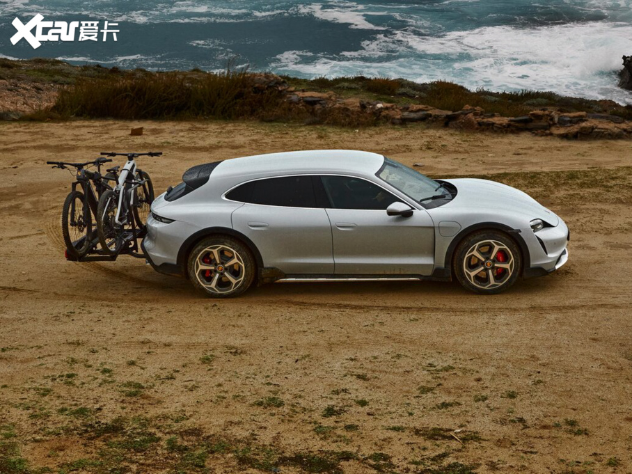 2022Taycan 4S Cross Turismo