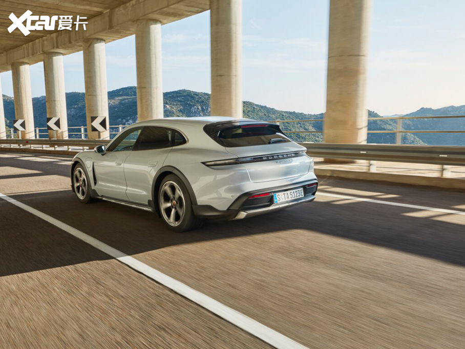 2022Taycan 4S Cross Turismo