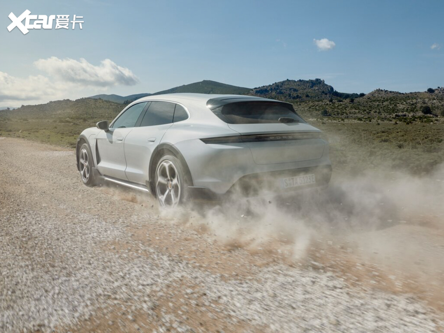 2022Taycan 4S Cross Turismo