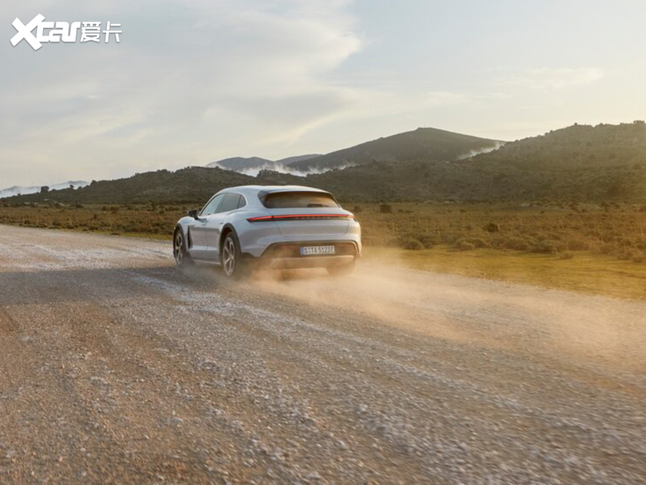 2022Taycan 4S Cross Turismo