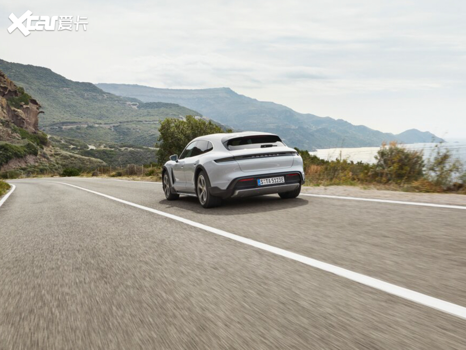 2022Taycan 4S Cross Turismo