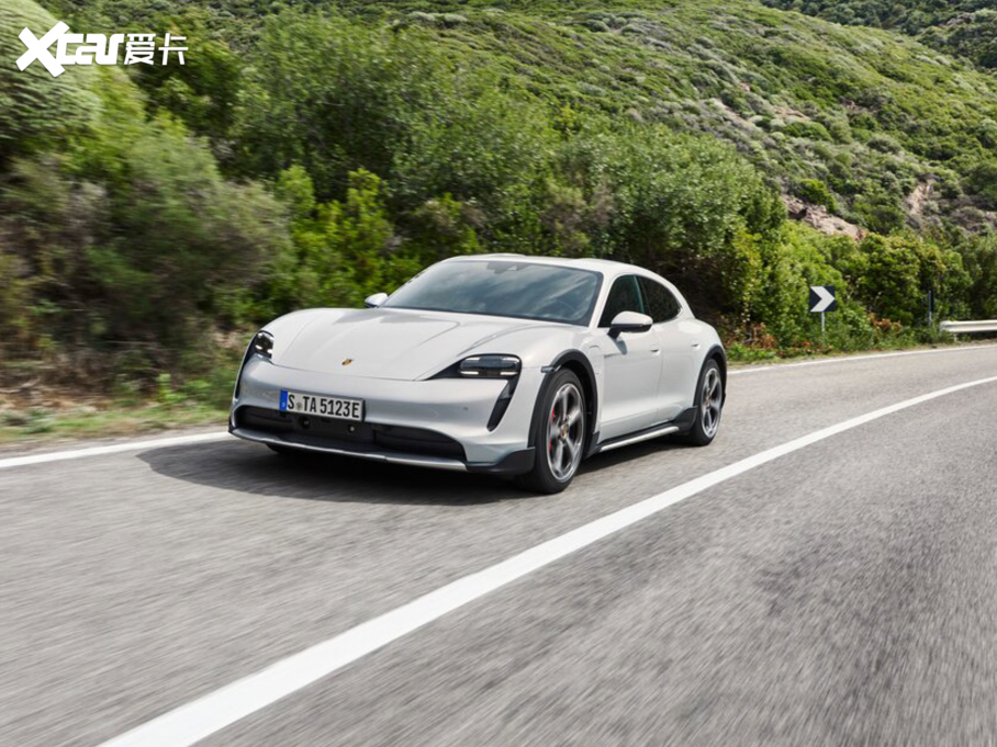 2022Taycan 4S Cross Turismo