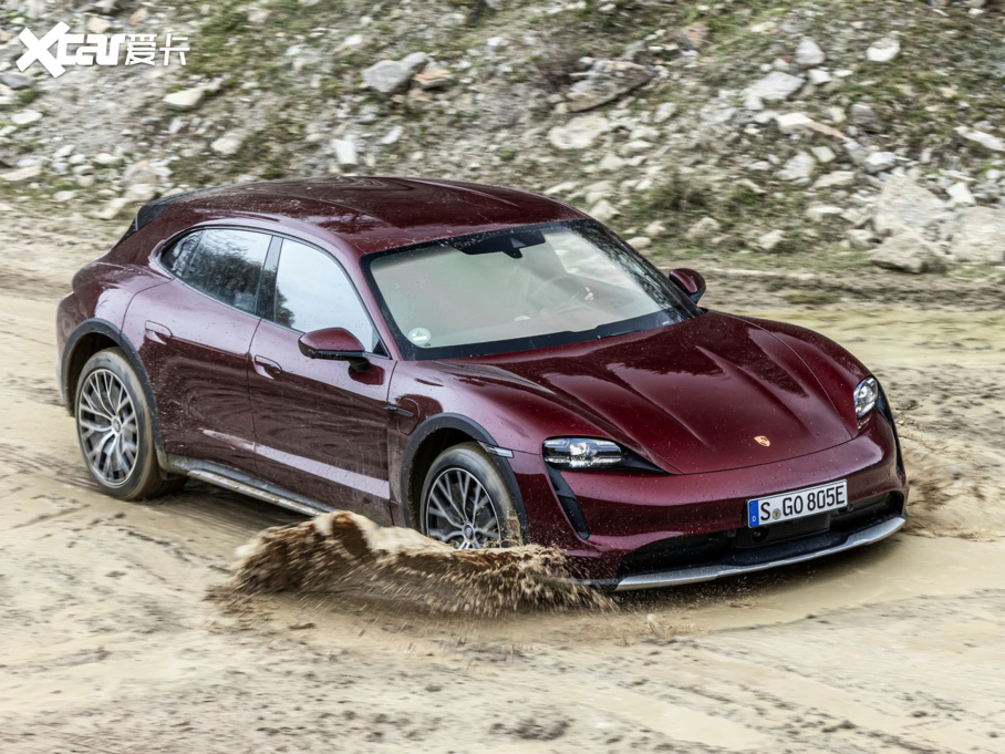 2022Taycan 4 Cross Turismo