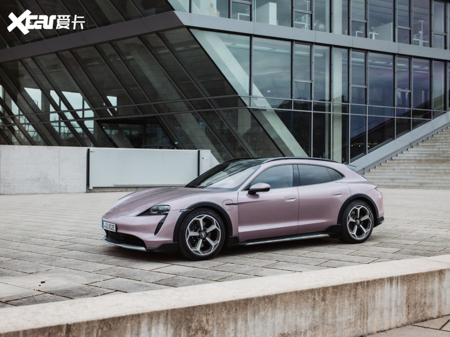 2022Taycan 4 Cross Turismo