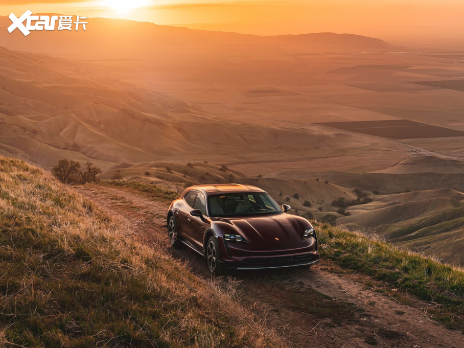 2022Taycan 4 Cross Turismo