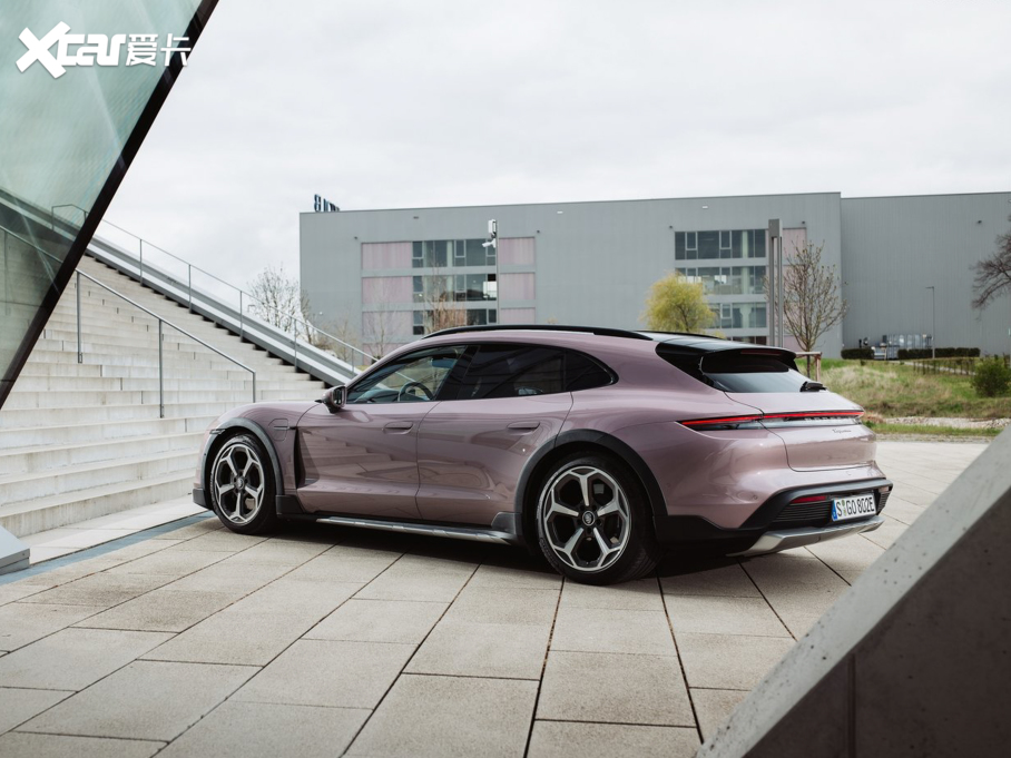 2022Taycan 4 Cross Turismo