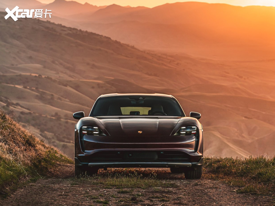 2022Taycan 4 Cross Turismo