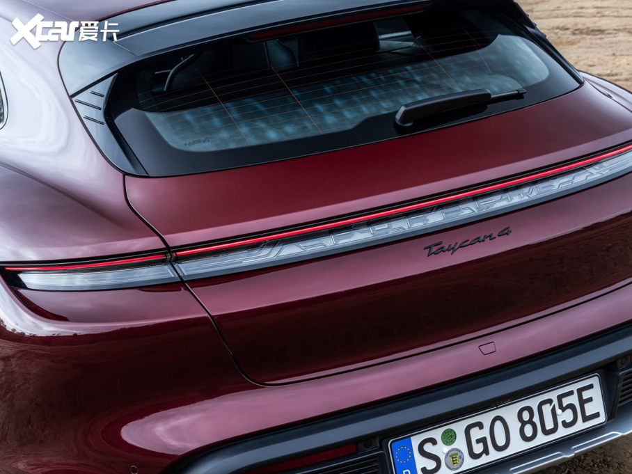 2022Taycan 4 Cross Turismo