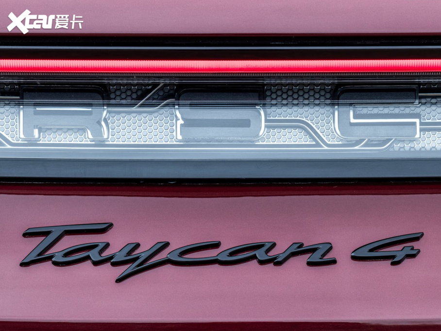 2022Taycan 4 Cross Turismo