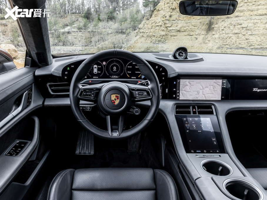 2022Taycan 4 Cross Turismo