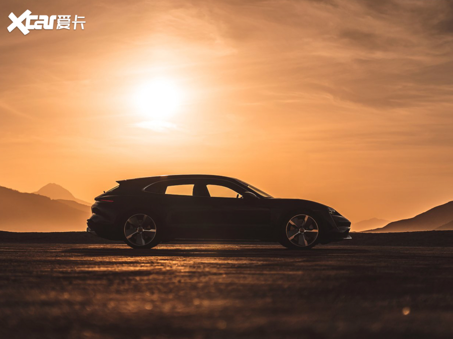 2022Taycan Turbo Cross Turismo