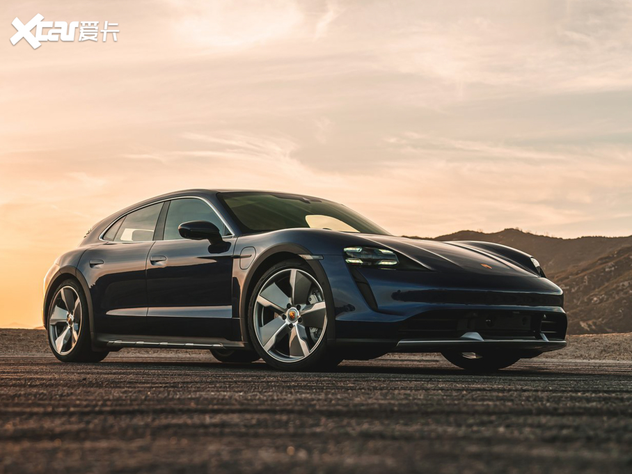 2022Taycan Turbo Cross Turismo