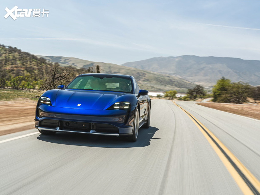 2022Taycan Turbo Cross Turismo