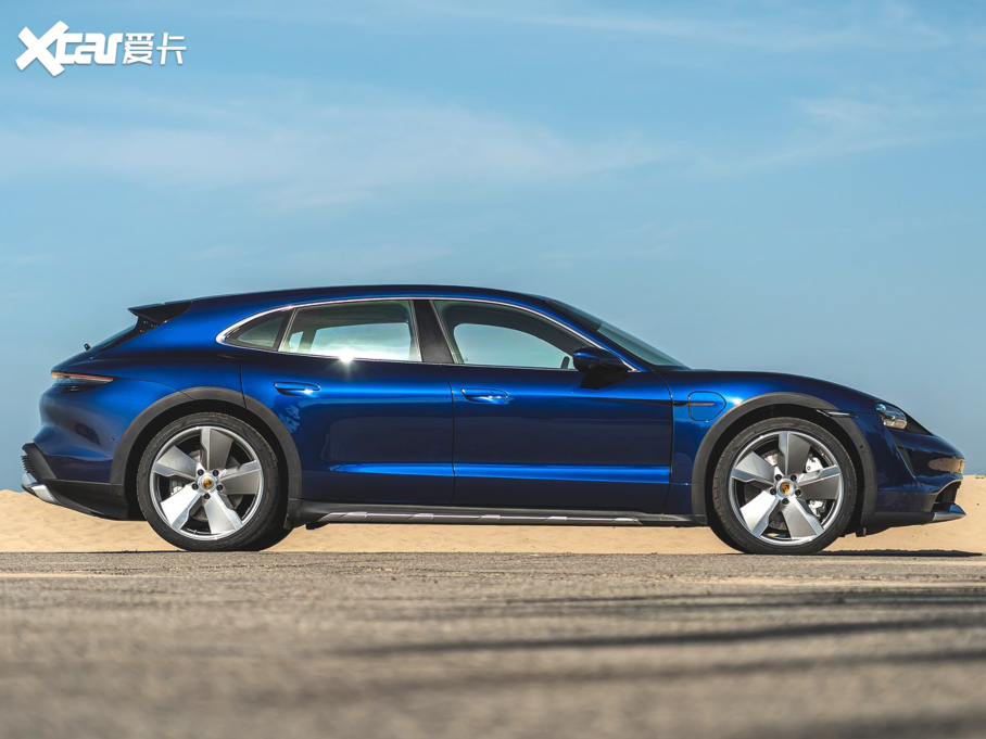 2022Taycan Turbo Cross Turismo