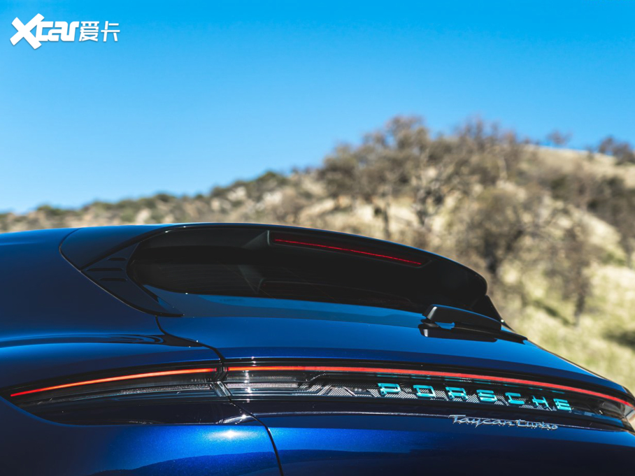 2022Taycan Turbo Cross Turismo