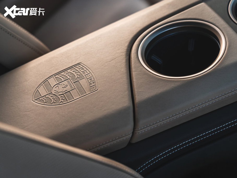 2022Taycan Turbo Cross Turismo