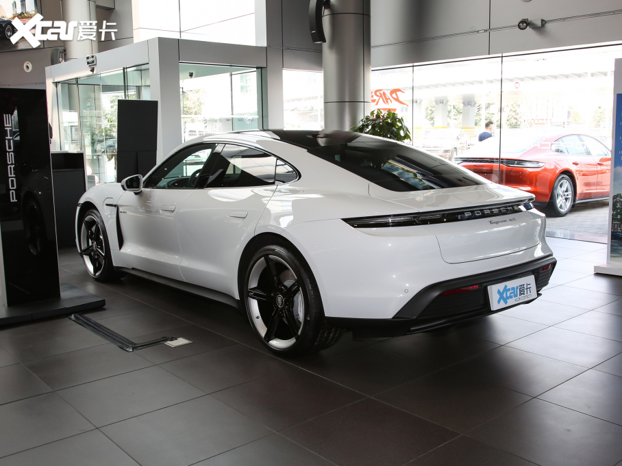 2022Taycan Taycan 4S