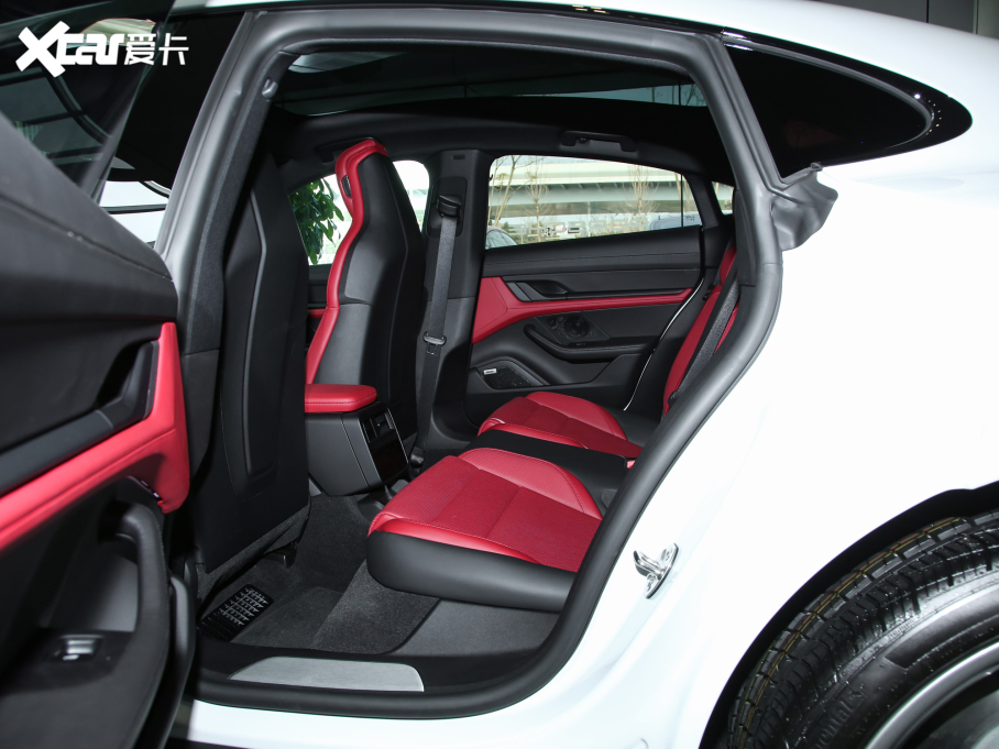 2022Taycan Taycan 4S